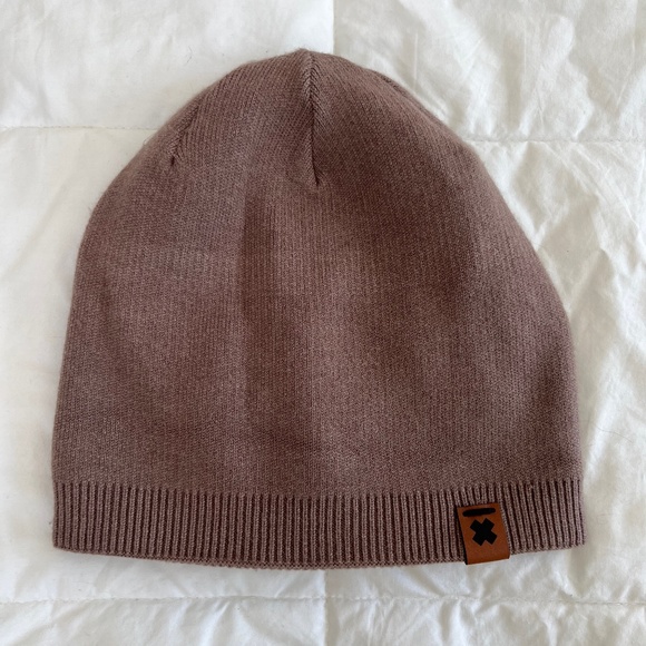 Source Unknown Accessories - 🍁🖤🎄 Neutral Brown Beanie 🍁🖤🎄